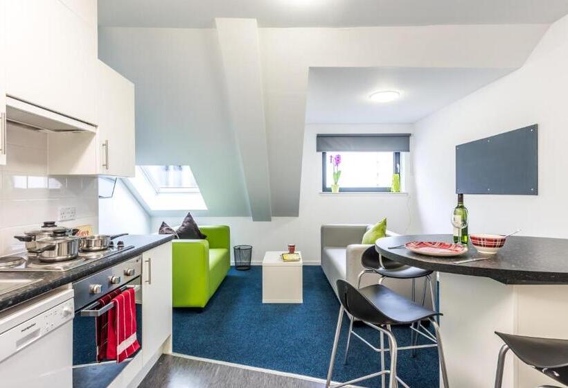 5 Bedroom Apartment, Destiny Student Shrubhill   Campus Accommodation