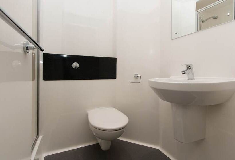 5 Bedroom Apartment, Destiny Student Shrubhill   Campus Accommodation