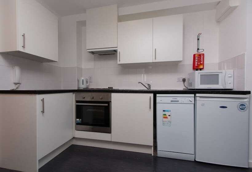 5 Bedroom Apartment, Destiny Student Shrubhill   Campus Accommodation
