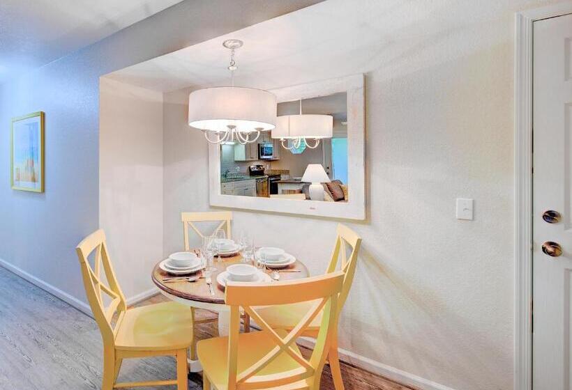 Люкс Повышенной Комфортности, Hilton Vacation Club Beachwoods Kitty Hawk