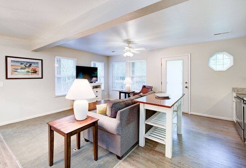 Люкс 3 Спальни, Hilton Vacation Club Beachwoods Kitty Hawk