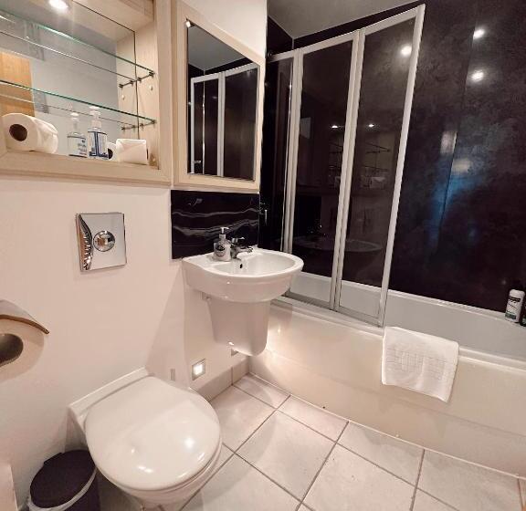 Apartamento 1 Dormitório Vista Mar, Canary Wharf   Luxury Apartments