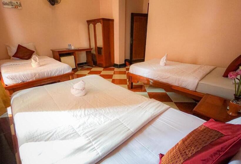 スタンダードトリプルルーム, Nawin Palace Guesthouse