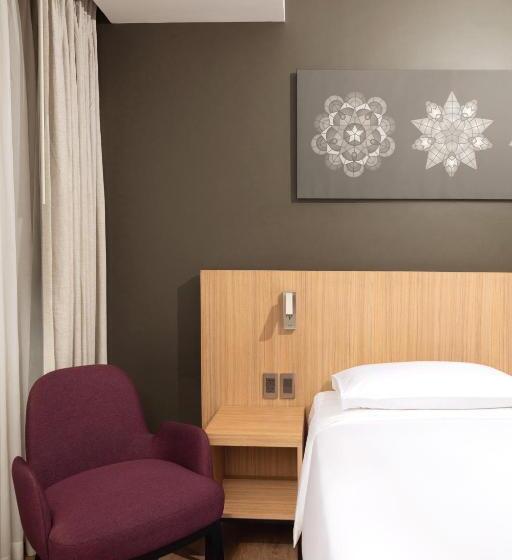 Quarto Superior, Park Inn By Radisson Clark