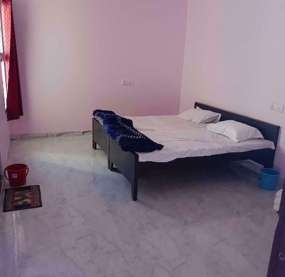 Трехместный Номер Классика, Oyo Hotel Sunrise