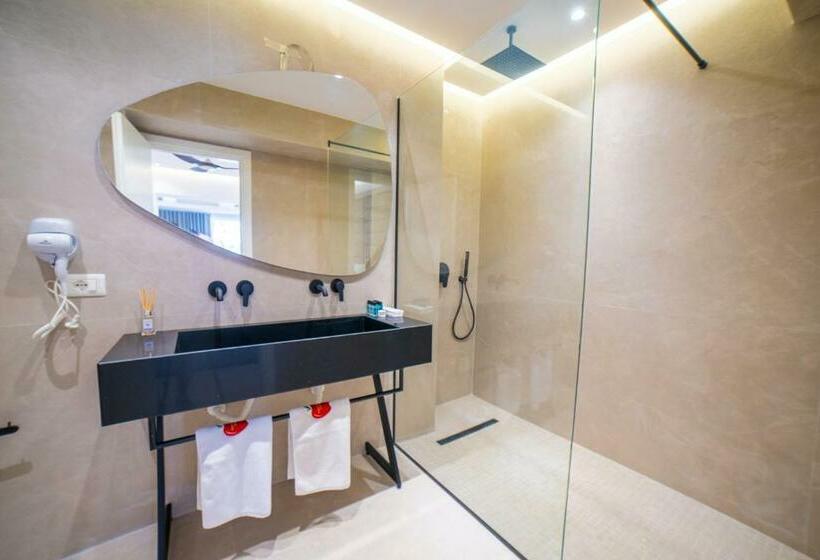 スーペリアースイート, Adam & Eve Suites