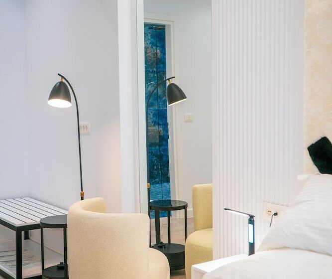デラックススイート, Adam & Eve Suites