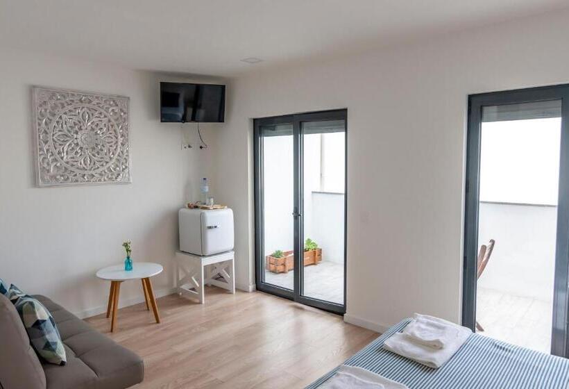 سوئیت با بالکن, Beach & Sea Guesthouse