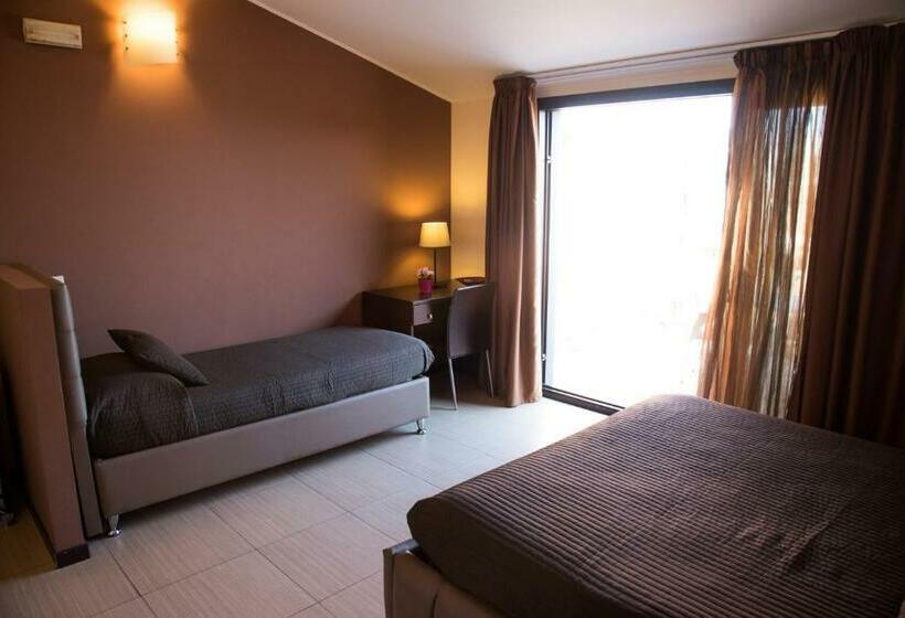 اتاق سه نفره سوپریور با چشم‌انداز دریا, Acitrezza B&b