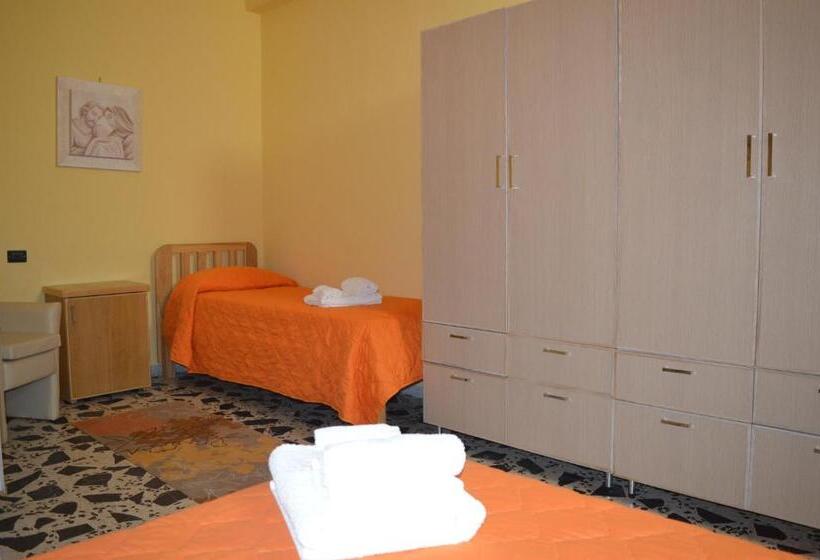 اتاق استاندارد سه نفره, B&b Nonna Valentina