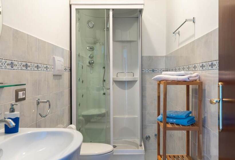 Четырехместный Номер Стандарт, B&b La Mortella