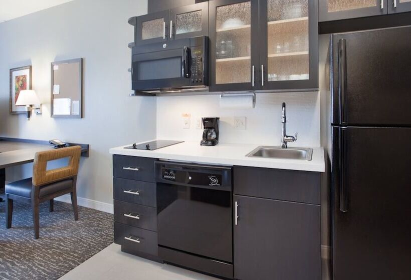 스탠다드 스튜디오, Candlewood Suites Kearney, An Ihg