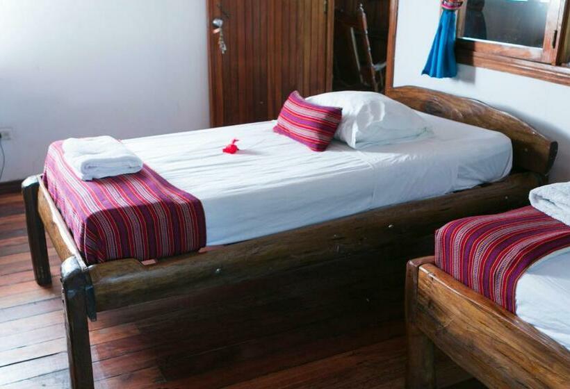 家庭间, La Isla Inn