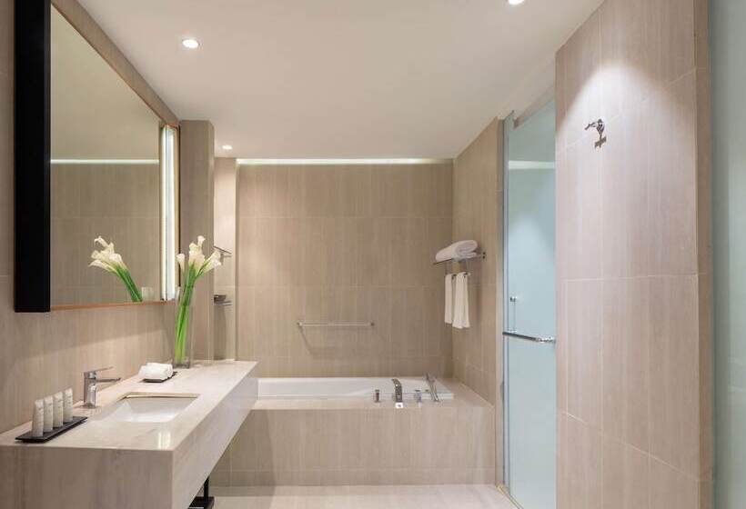 Люкс Повышенной Комфортности, Radisson Golf & Convention Center Batam