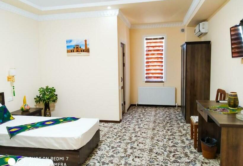اتاق لوکس, Shams