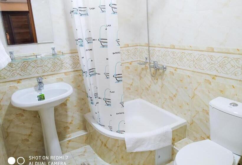 اتاق استاندارد, Shams