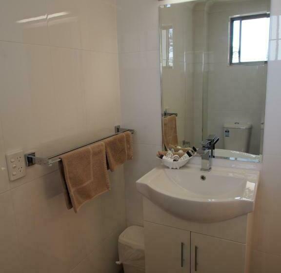 Семейный Номер, Cobar Town And Country Motor Inn