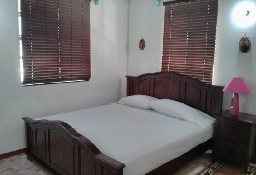 ویلای 3 خوابه, Mainroad Suite