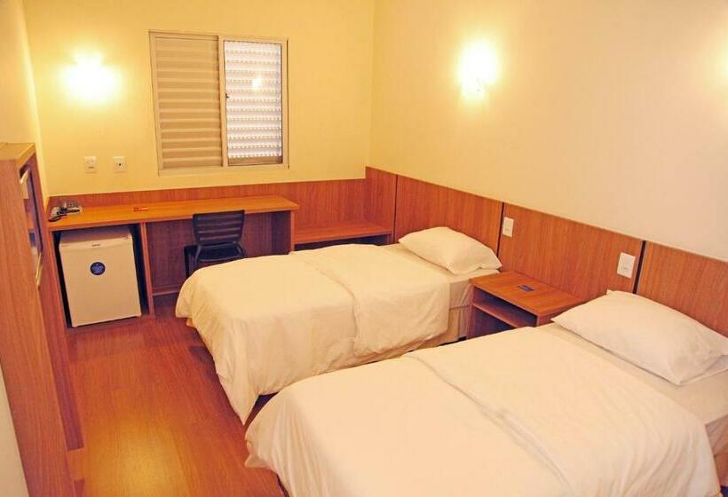 디럭스 룸, Bernal Hotel Econômico