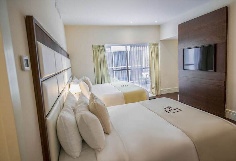 Полулюкс, Central Hotel Panama Casco Viejo