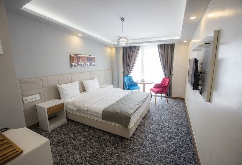 سوئیت رویال, Royal İnci