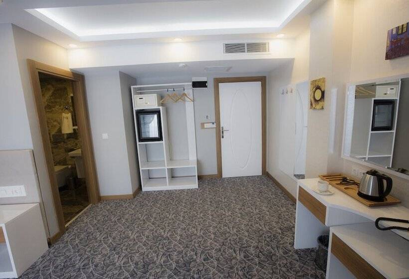 سوئیت رویال, Royal İnci