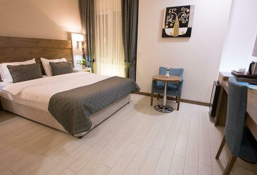 اتاق کلاس بیزنس, White Star