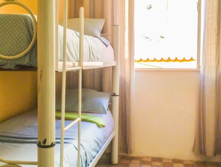 Quarto Quádruplo Estandar, Hostel Da Providência