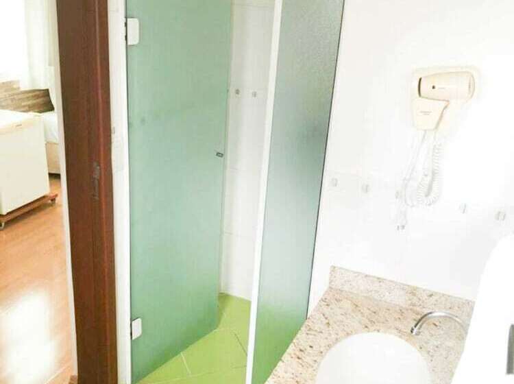 Quarto Estandar, Millian