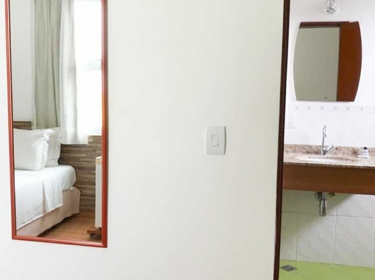 Quarto Triplo Estandar, Millian