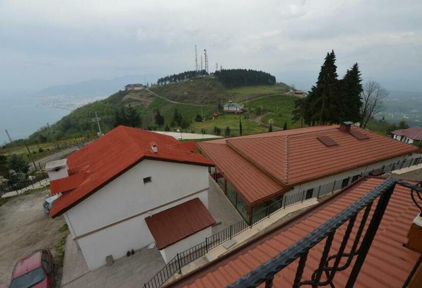 اتاق لوکس سه تخته, Akamoy Boztepe Hotel & Restaurant