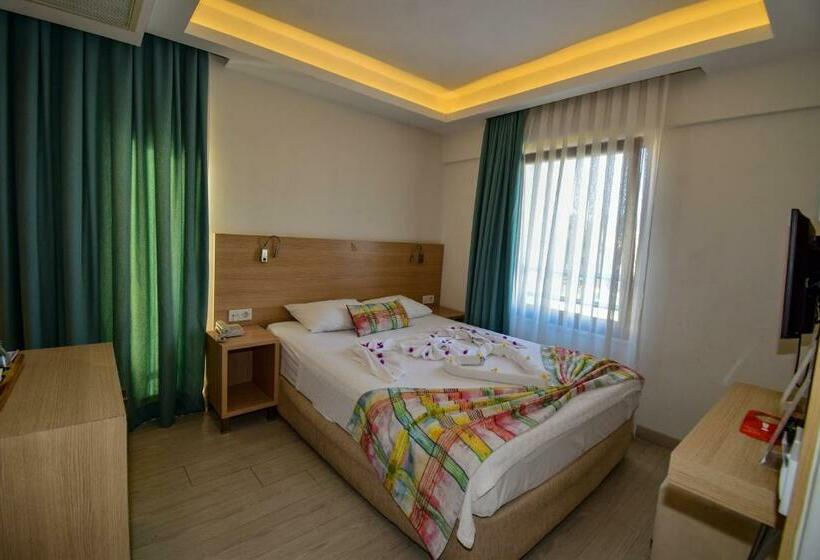 Номер Стандарт Вид на Бассейн, City Hotel Marmaris