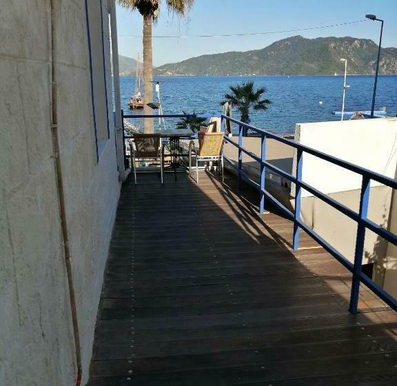 Standard Quadruple Room Sea View, Uysal Motel Beach