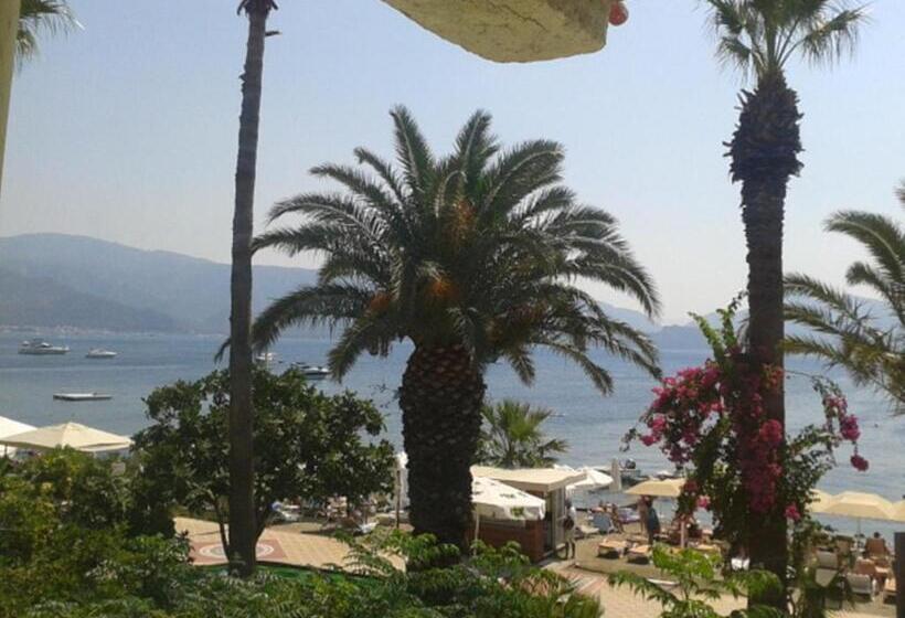 Standard Triple Room Sea View, Uysal Motel Beach