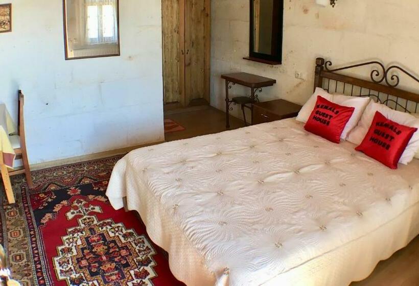 Quarto Deluxe, Kemal's Guest House