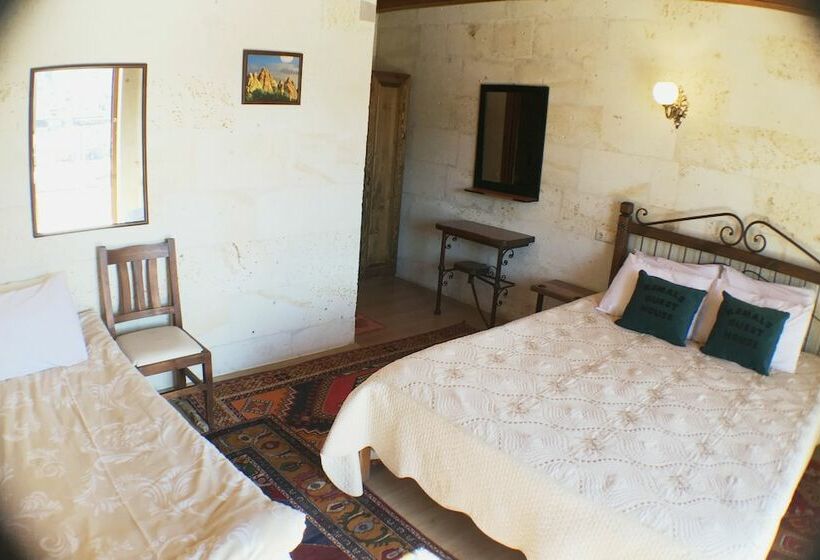 Quarto Deluxe, Kemal's Guest House