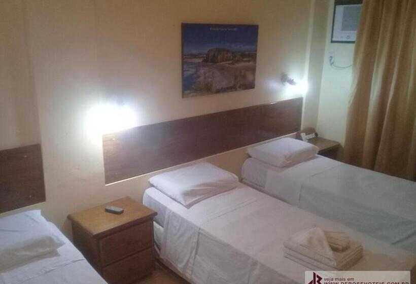 Habitación Triple Deluxe, De Rose Palace