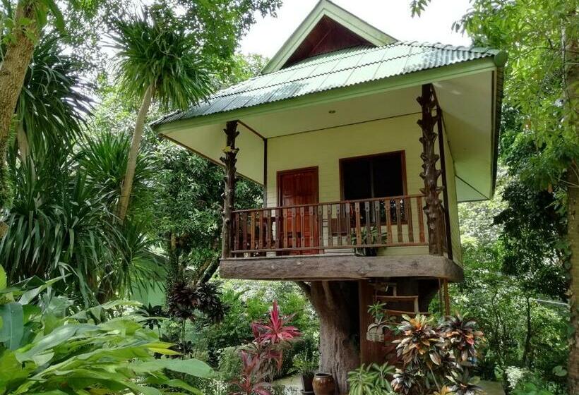 اتاق لوکس با بالکن, Macura Resort