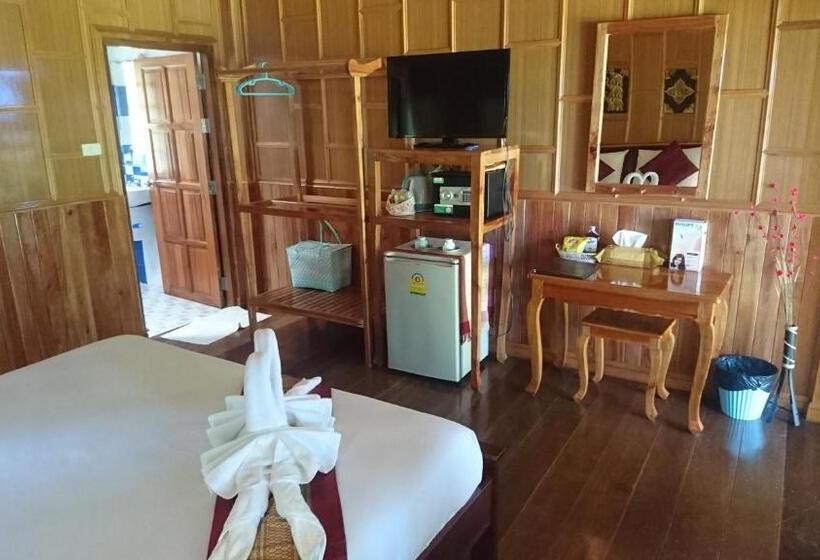 اتاق لوکس با تخت بزرگ, Macura Resort