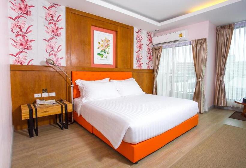 اتاق لوکس با بالکن, Triple B Boutique Residence