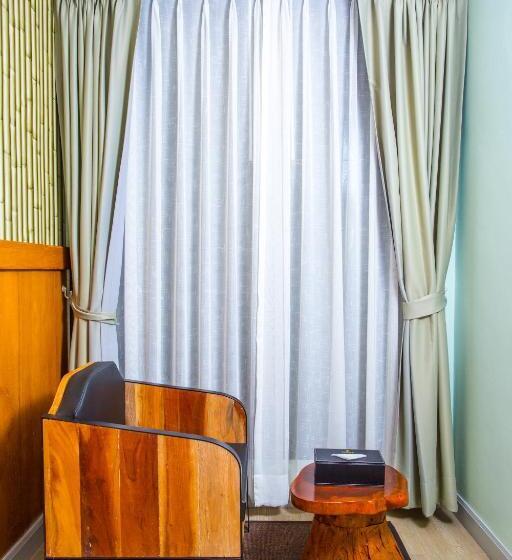 اتاق لوکس با بالکن, Triple B Boutique Residence