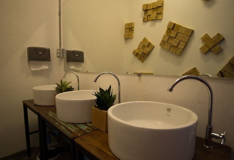 تختخواب در اتاق مشترک, Allsum Hostel