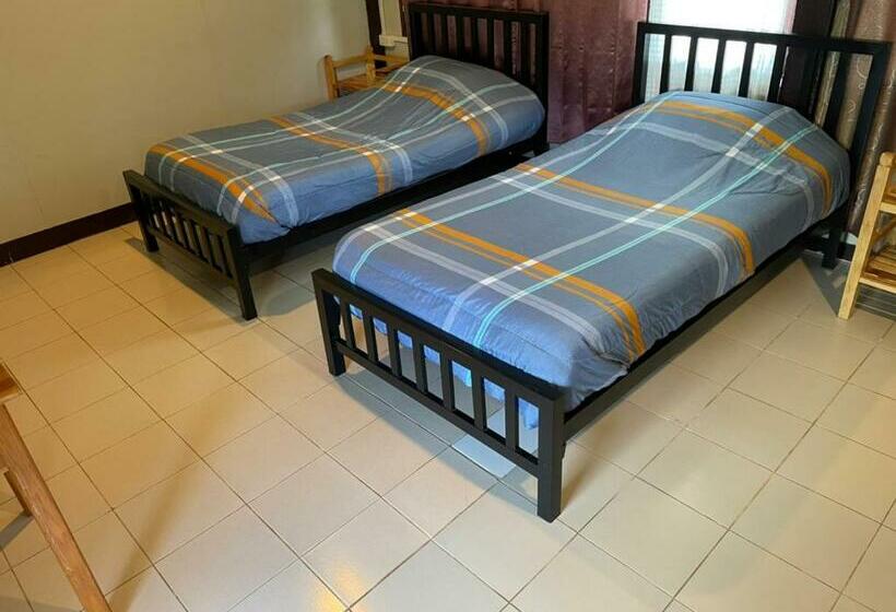 اتاق استاندارد با بالکن, Chiang Dao Hostel
