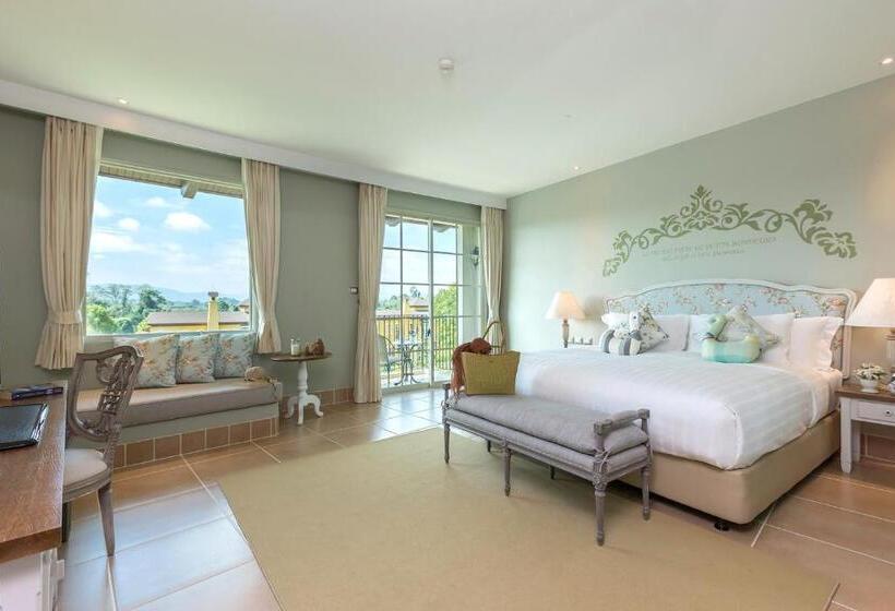 Superior room with lake view, U Khao Yai