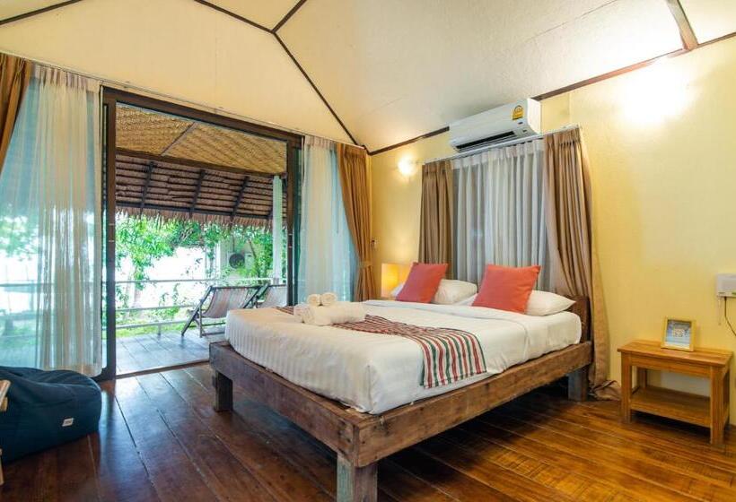 스탠다드 방갈로, Pawapi Beach Resort Koh Mook