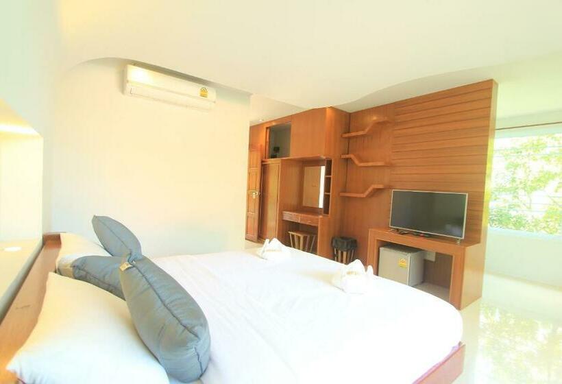 Quarto Triplo Deluxe Vista Mar, Mountain Reef Beach Resort