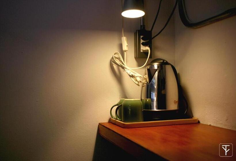 Quarto Estandar Individual, T Boutique Hostel   Hua Lamphong