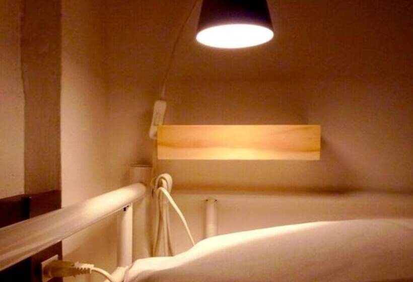 Quarto Economy Banheiro Compartilhado, T Boutique Hostel   Hua Lamphong