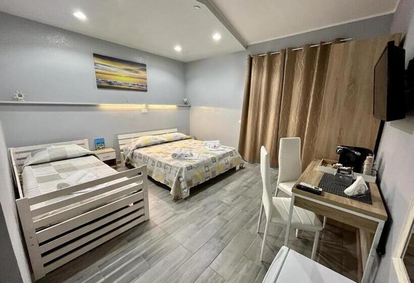 اتاق استاندارد سه نفره, The Queen Tropea