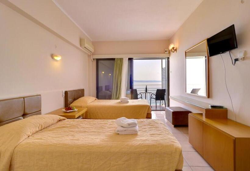 Семейный Номер с Койками, Calamos Beach Family Club